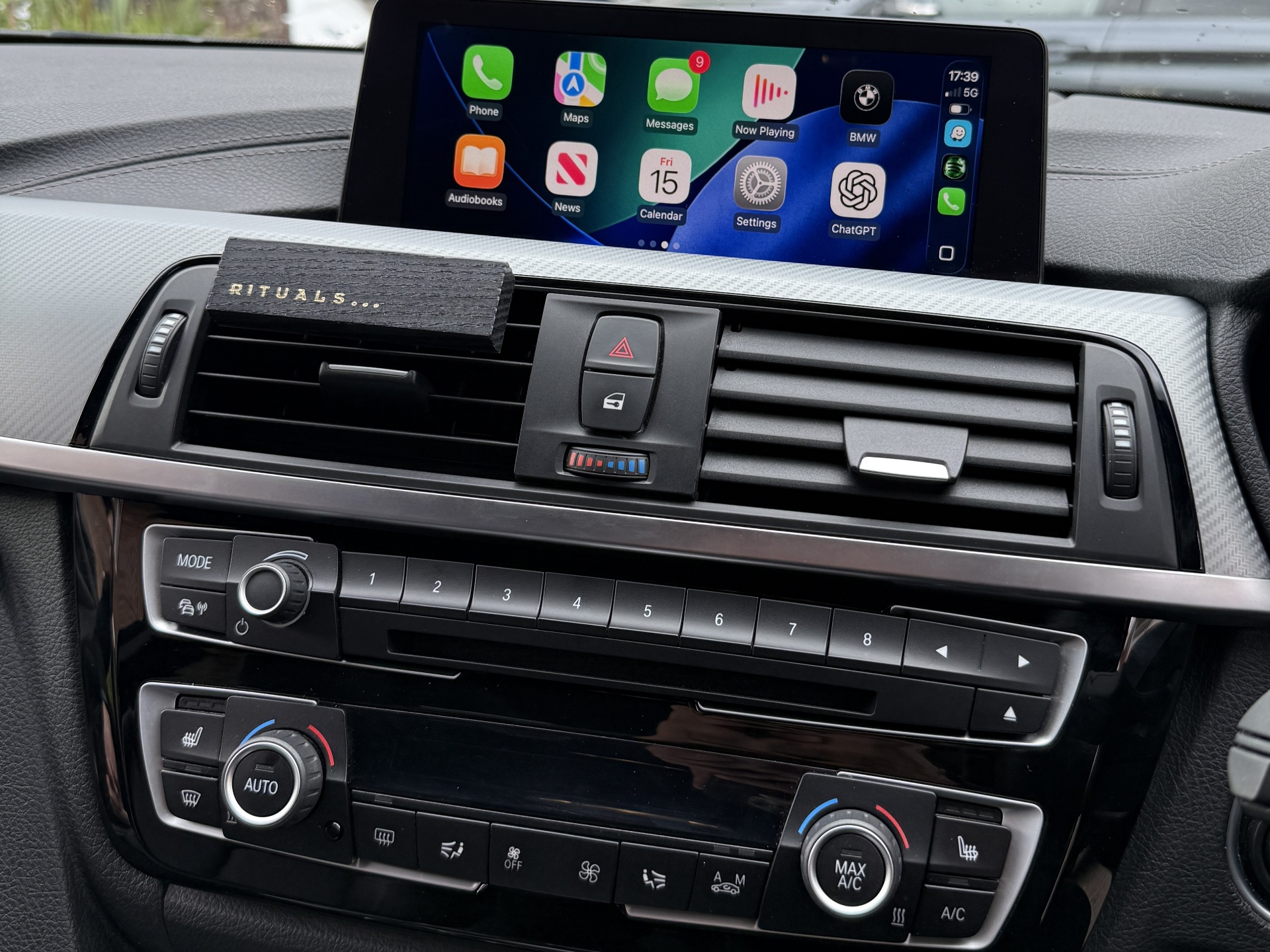 Wireless Apple CarPlay running on a BMW NBT EVO display.